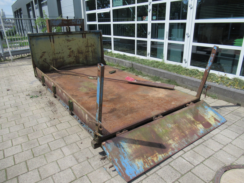 Leebur Haakarm Oprij-plateau 3,5 x 2 m. - Pritschenaufbau: das Bild 3 Leebur Haakarm Oprij-plateau 3,5 x 2 m. - Pritschenaufbau: das Bild 3