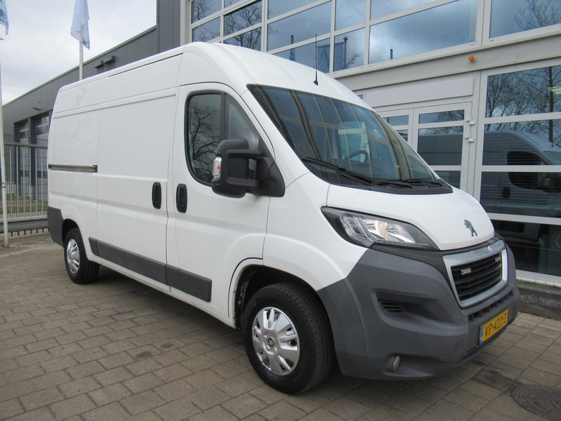 Peugeot Boxer 330 2.2 HDI 96KW L2H2 XR Airco Klima Flitsers - Kleintransporter: das Bild 4 Peugeot Boxer 330 2.2 HDI 96KW L2H2 XR Airco Klima Flitsers - Kleintransporter: das Bild 4