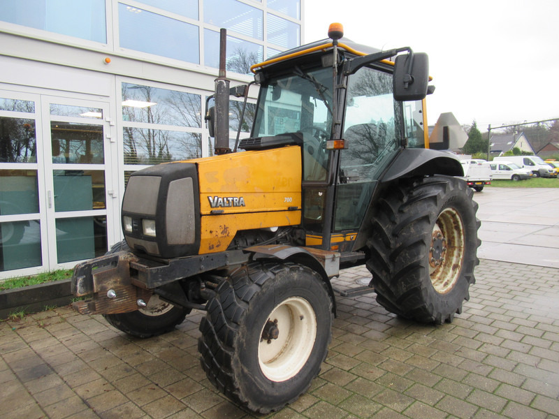 Valtra 700 4x2 VALMET - Traktor: das Bild 3 Valtra 700 4x2 VALMET - Traktor: das Bild 3