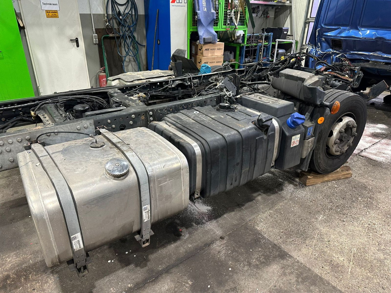Iveco 110EL25 Unfallchassis ohne Motor/Getriebe - Fahrgestell LKW: das Bild 5 Iveco 110EL25 Unfallchassis ohne Motor/Getriebe - Fahrgestell LKW: das Bild 5