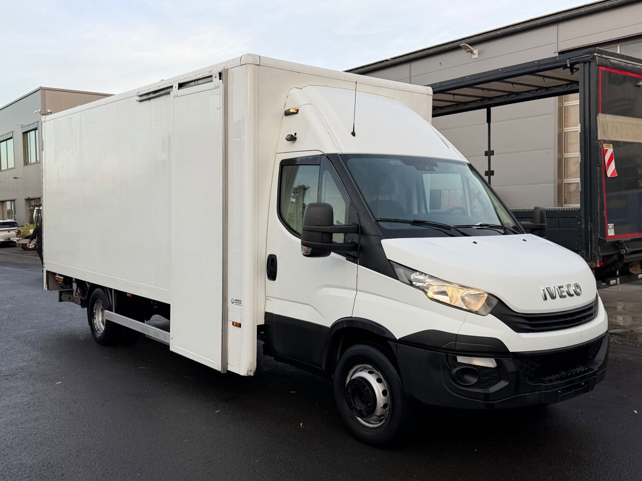 Iveco 70C18 HiMatic, Klima, Luftfederung, Lbw 5x units - Koffer Transporter: das Bild 1 Iveco 70C18 HiMatic, Klima, Luftfederung, Lbw 5x units - Koffer Transporter: das Bild 1