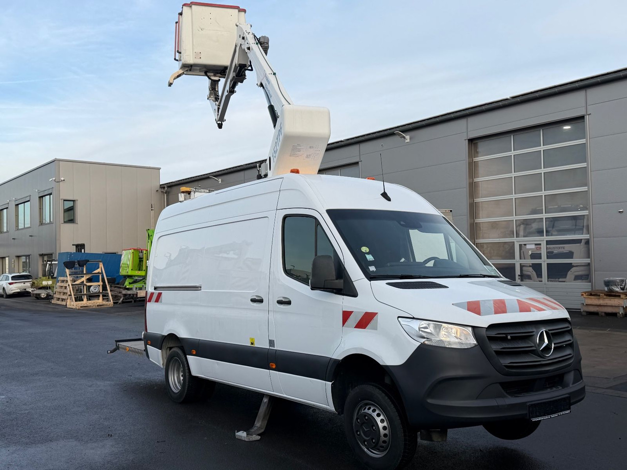 Mercedes-Benz Sprinter 516 CDI 15m/2-Punkt/Tüv neu/265kg - LKW mit Arbeitsbühne: das Bild 1 Mercedes-Benz Sprinter 516 CDI 15m/2-Punkt/Tüv neu/265kg - LKW mit Arbeitsbühne: das Bild 1
