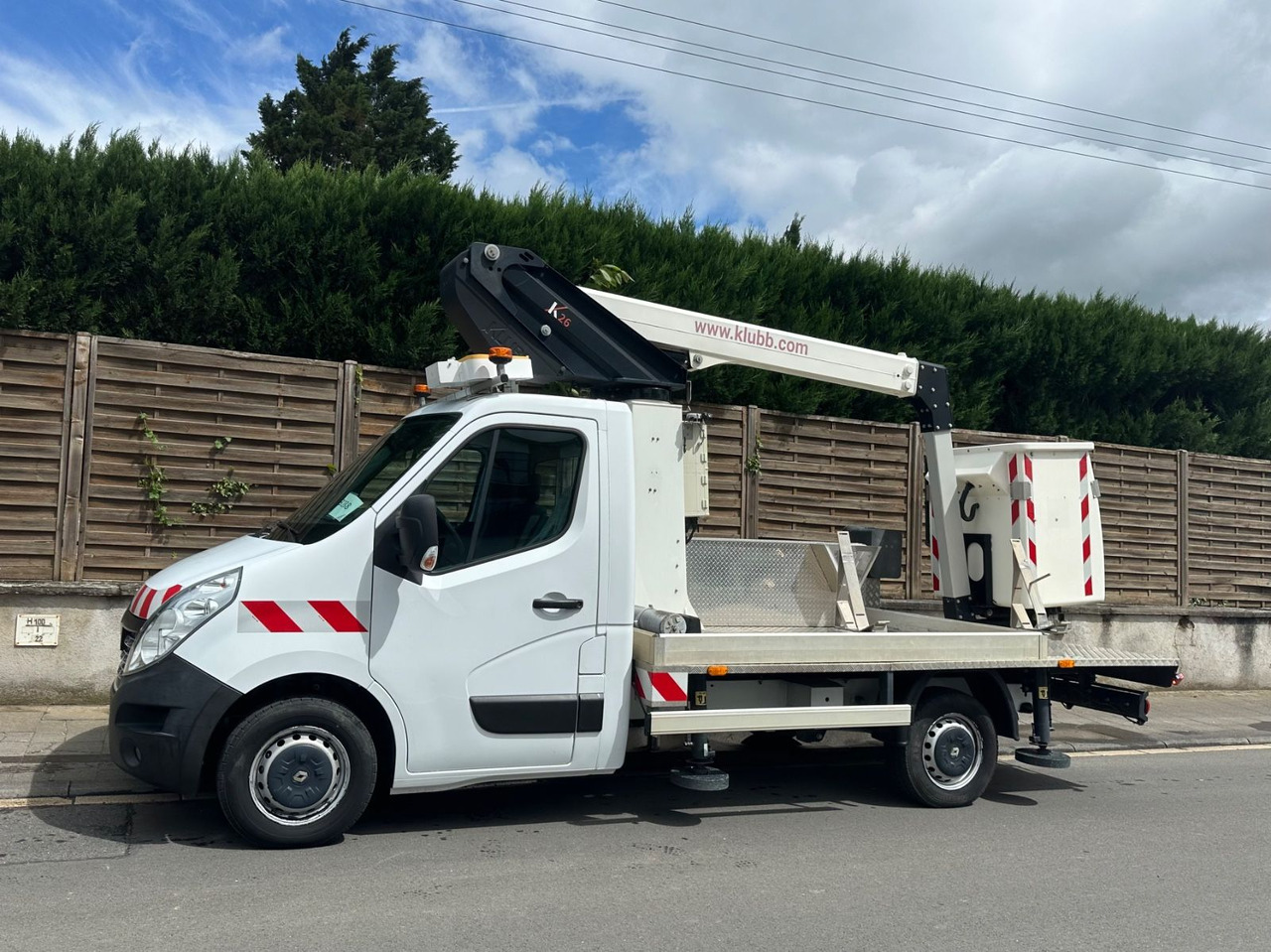 Renault Master III Steiger/11,2m/3,5t/Klubb K26/Klima - LKW mit Arbeitsbühne: das Bild 1 Renault Master III Steiger/11,2m/3,5t/Klubb K26/Klima - LKW mit Arbeitsbühne: das Bild 1