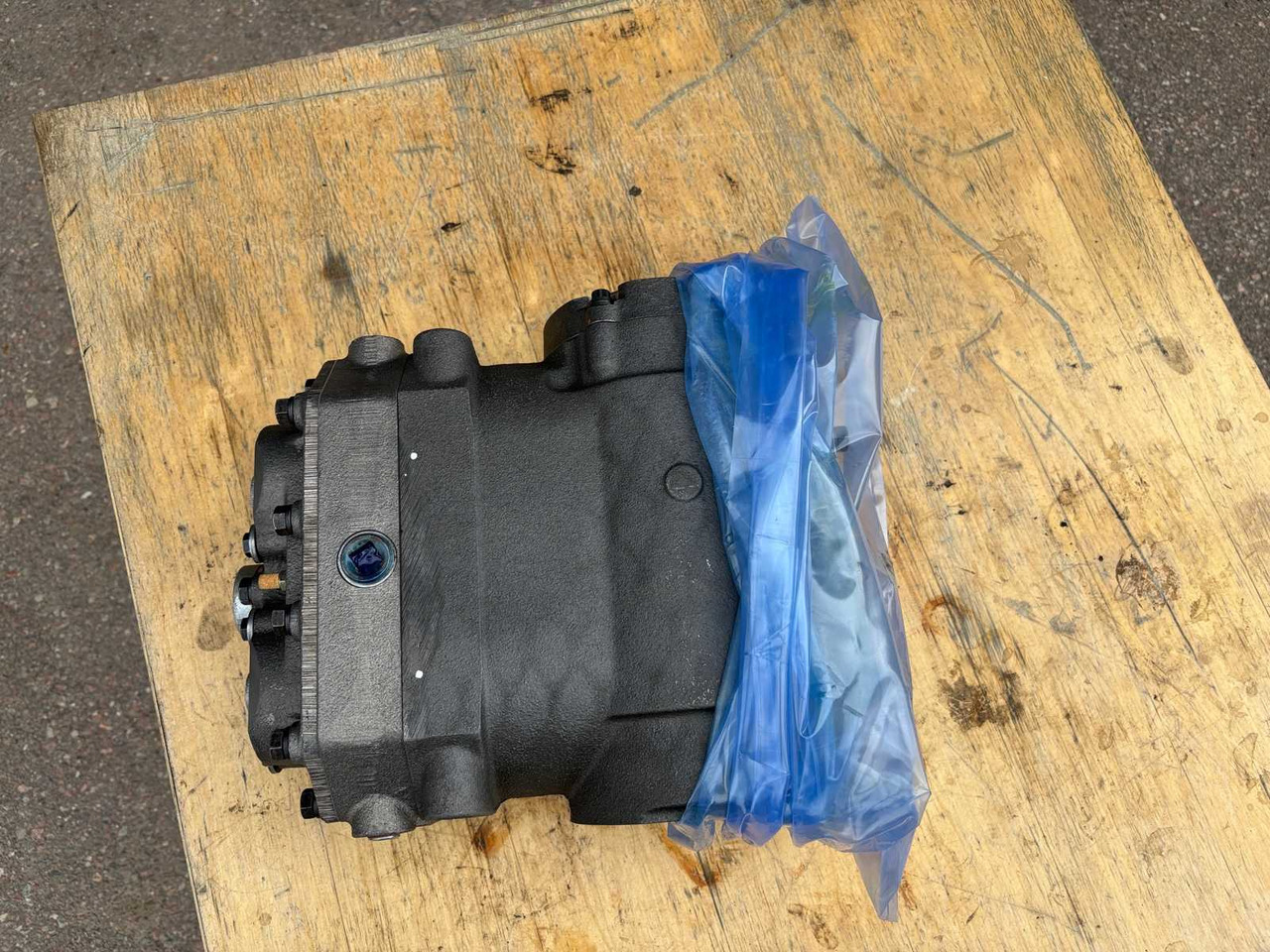 Air Dryer Compressor Cummins ST-676 - Klimakompressor: das Bild 5 Air Dryer Compressor Cummins ST-676 - Klimakompressor: das Bild 5