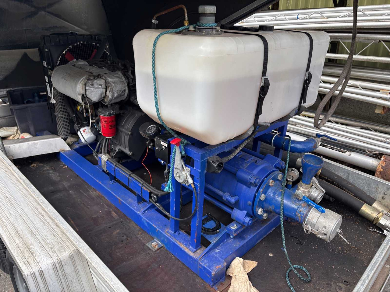 Water pump on trailer Areco Snowsystems - Wasserpumpe: das Bild 5 Water pump on trailer Areco Snowsystems - Wasserpumpe: das Bild 5