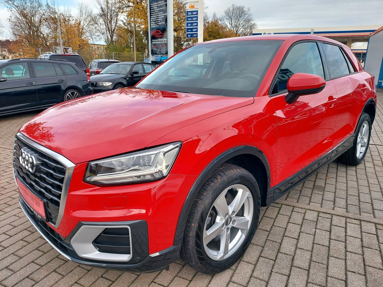 Audi Q2 40 TFSI quattro sport LED Leder Kamera AHK - SUV/ Geländewagen: das Bild 5 Audi Q2 40 TFSI quattro sport LED Leder Kamera AHK - SUV/ Geländewagen: das Bild 5