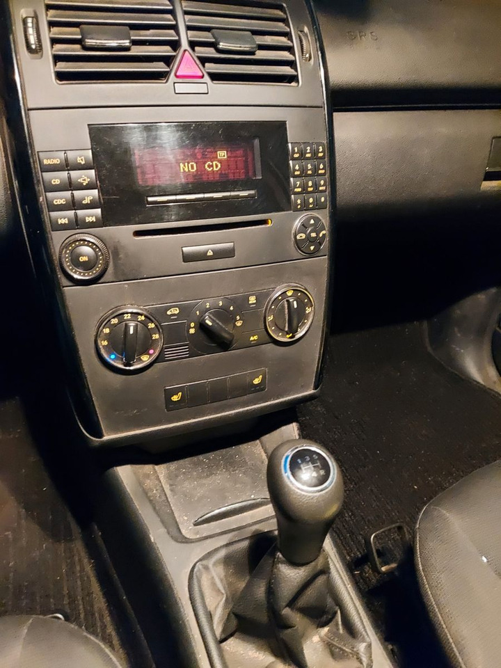 Mercedes-Benz A 150 5 Türen Klimaautomatik Sitzheizung - PKW: das Bild 3 Mercedes-Benz A 150 5 Türen Klimaautomatik Sitzheizung - PKW: das Bild 3