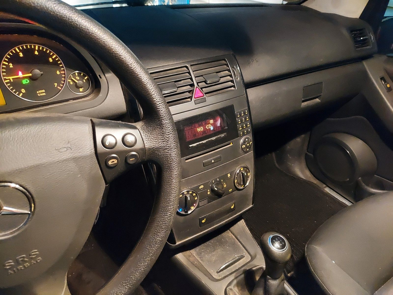 Mercedes-Benz A 150 5 Türen Klimaautomatik Sitzheizung - PKW: das Bild 1 Mercedes-Benz A 150 5 Türen Klimaautomatik Sitzheizung - PKW: das Bild 1