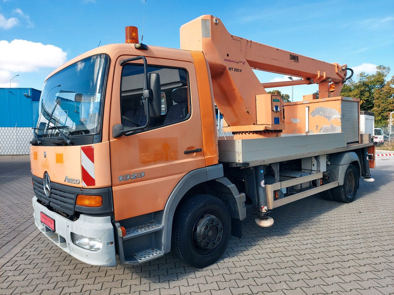 Mercedes-Benz ATEGO 1323 HUBSTEIGER WUMAG WT220H - LKW mit Arbeitsbühne: das Bild 1 Mercedes-Benz ATEGO 1323 HUBSTEIGER WUMAG WT220H - LKW mit Arbeitsbühne: das Bild 1