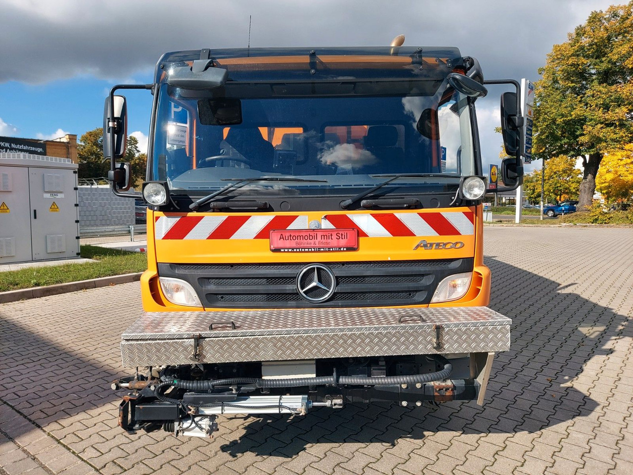 Mercedes-Benz Atego 2 6-Zyl. 4x2 1324 Schmidt SK 600 Klima - Kehrmaschine: das Bild 3 Mercedes-Benz Atego 2 6-Zyl. 4x2 1324 Schmidt SK 600 Klima - Kehrmaschine: das Bild 3