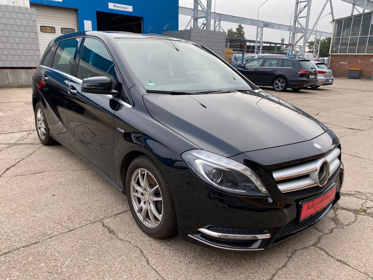 Mercedes-Benz B 180 B -Klasse B 180 Autom. Xenon Navi - Limousine: das Bild 3 Mercedes-Benz B 180 B -Klasse B 180 Autom. Xenon Navi - Limousine: das Bild 3