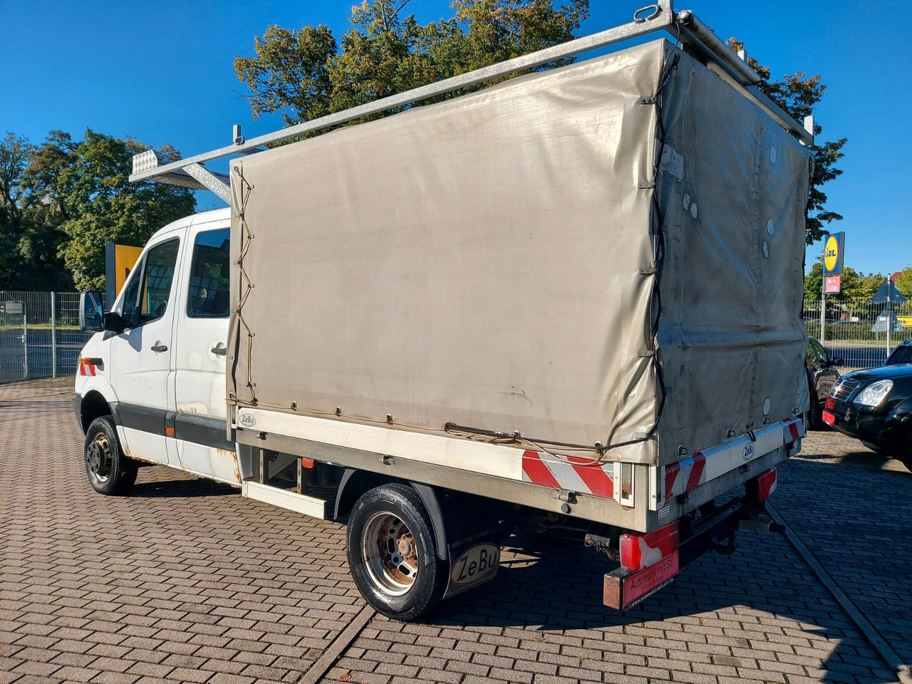 Mercedes-Benz Sprinter II Pritsche DoKa 516 4X4 Plane 6 Sitze - Planen Transporter, Transporter mit Doppelkabine: das Bild 4 Mercedes-Benz Sprinter II Pritsche DoKa 516 4X4 Plane 6 Sitze - Planen Transporter, Transporter mit Doppelkabine: das Bild 4