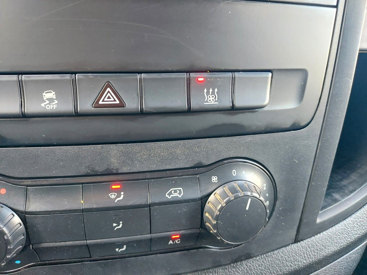 Mercedes-Benz Vito Kasten 114 CD Lang AHK STANDHEIZUNG KLIMA - Personentransporter: das Bild 2 Mercedes-Benz Vito Kasten 114 CD Lang AHK STANDHEIZUNG KLIMA - Personentransporter: das Bild 2