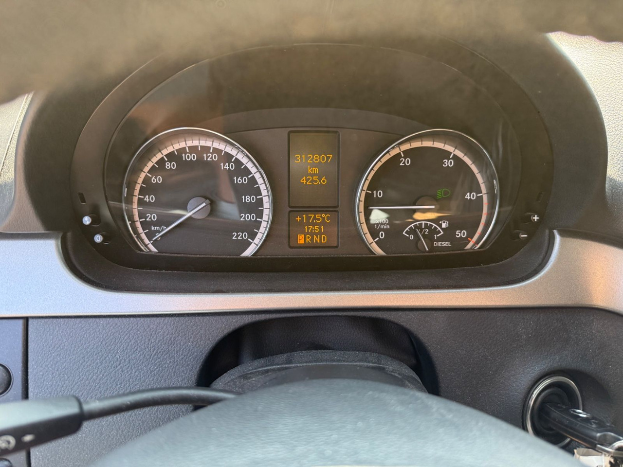 Mercedes-Benz Vito Mixto 122 CDI Extra lang V6 XENON NAVI AHK - Personentransporter: das Bild 3 Mercedes-Benz Vito Mixto 122 CDI Extra lang V6 XENON NAVI AHK - Personentransporter: das Bild 3