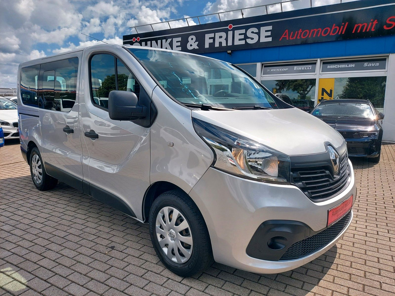 Renault Trafic Combi L1H1 2,7t Expression Klima - Personentransporter: das Bild 2 Renault Trafic Combi L1H1 2,7t Expression Klima - Personentransporter: das Bild 2