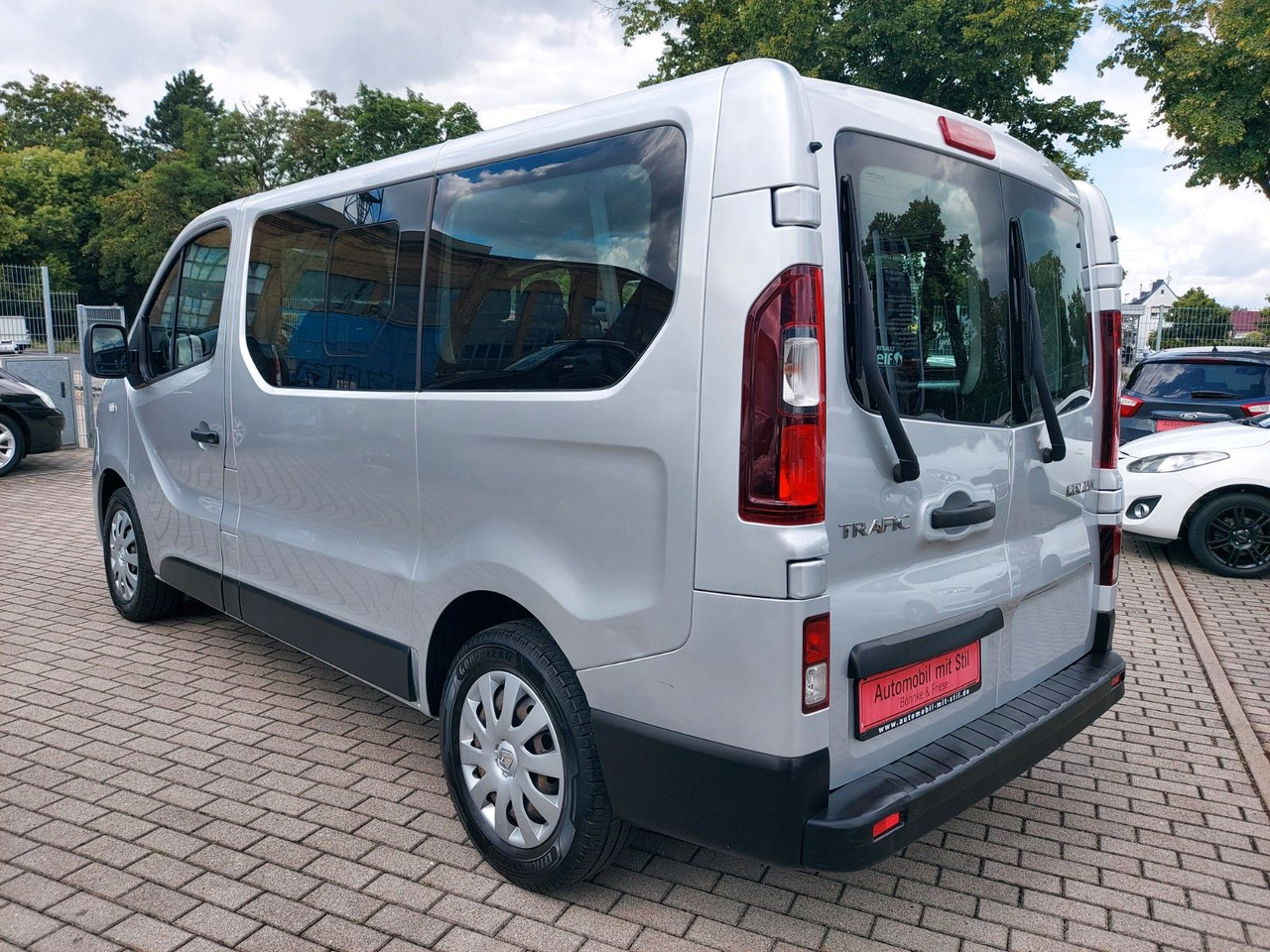 Renault Trafic Combi L1H1 2,7t Expression Klima - Personentransporter: das Bild 5 Renault Trafic Combi L1H1 2,7t Expression Klima - Personentransporter: das Bild 5
