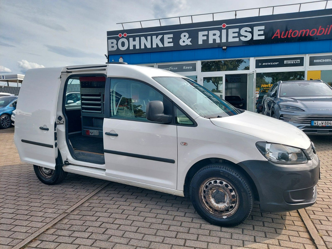 Volkswagen Caddy Kasten 1.6 TDi Kombi Kasten Sortimo - Personentransporter: das Bild 1 Volkswagen Caddy Kasten 1.6 TDi Kombi Kasten Sortimo - Personentransporter: das Bild 1