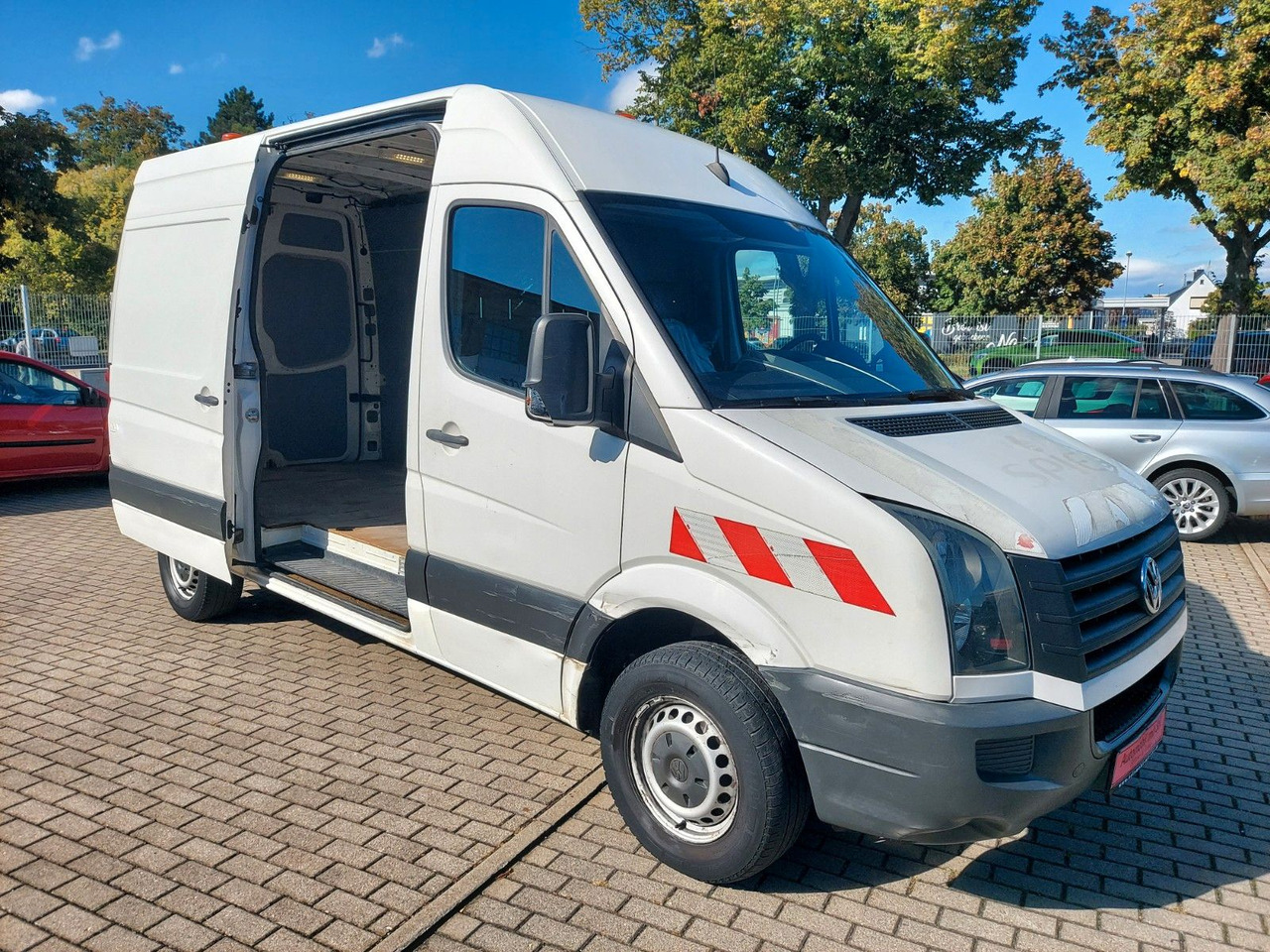 Volkswagen Crafter Kasten 35 mittel L2H2 Hochdach Klima - Kastenwagen: das Bild 2 Volkswagen Crafter Kasten 35 mittel L2H2 Hochdach Klima - Kastenwagen: das Bild 2