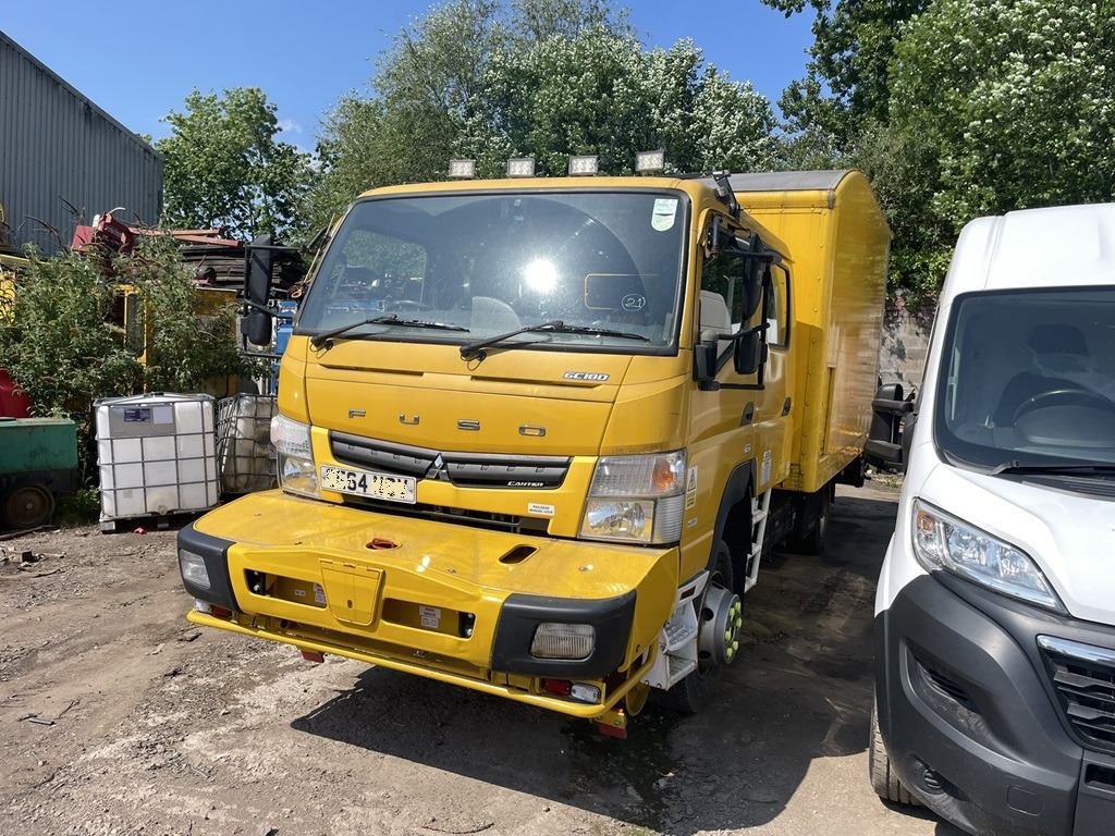 Mitsubishi Fusso - Koffer LKW: das Bild 2 Mitsubishi Fusso - Koffer LKW: das Bild 2