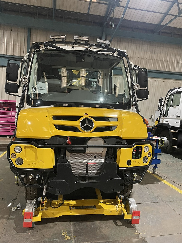 UNIMOG - Autokran: das Bild 2 UNIMOG - Autokran: das Bild 2