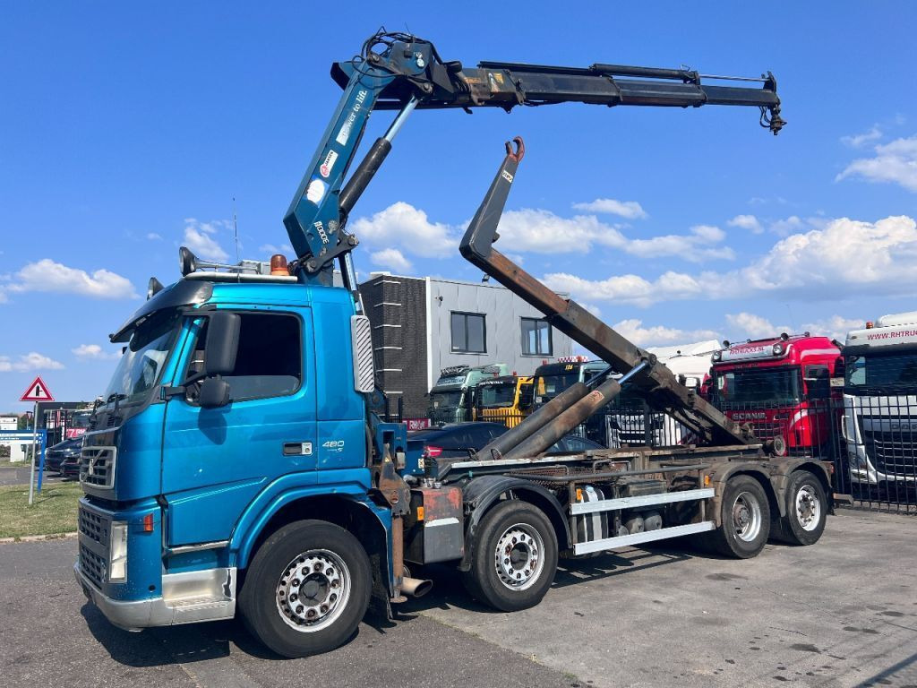 Volvo FM 480 8X2 EURO 5 - HMF 3000 K3 + AJK HookLift - Abrollkipper, Autokran: das Bild 1 Volvo FM 480 8X2 EURO 5 - HMF 3000 K3 + AJK HookLift - Abrollkipper, Autokran: das Bild 1