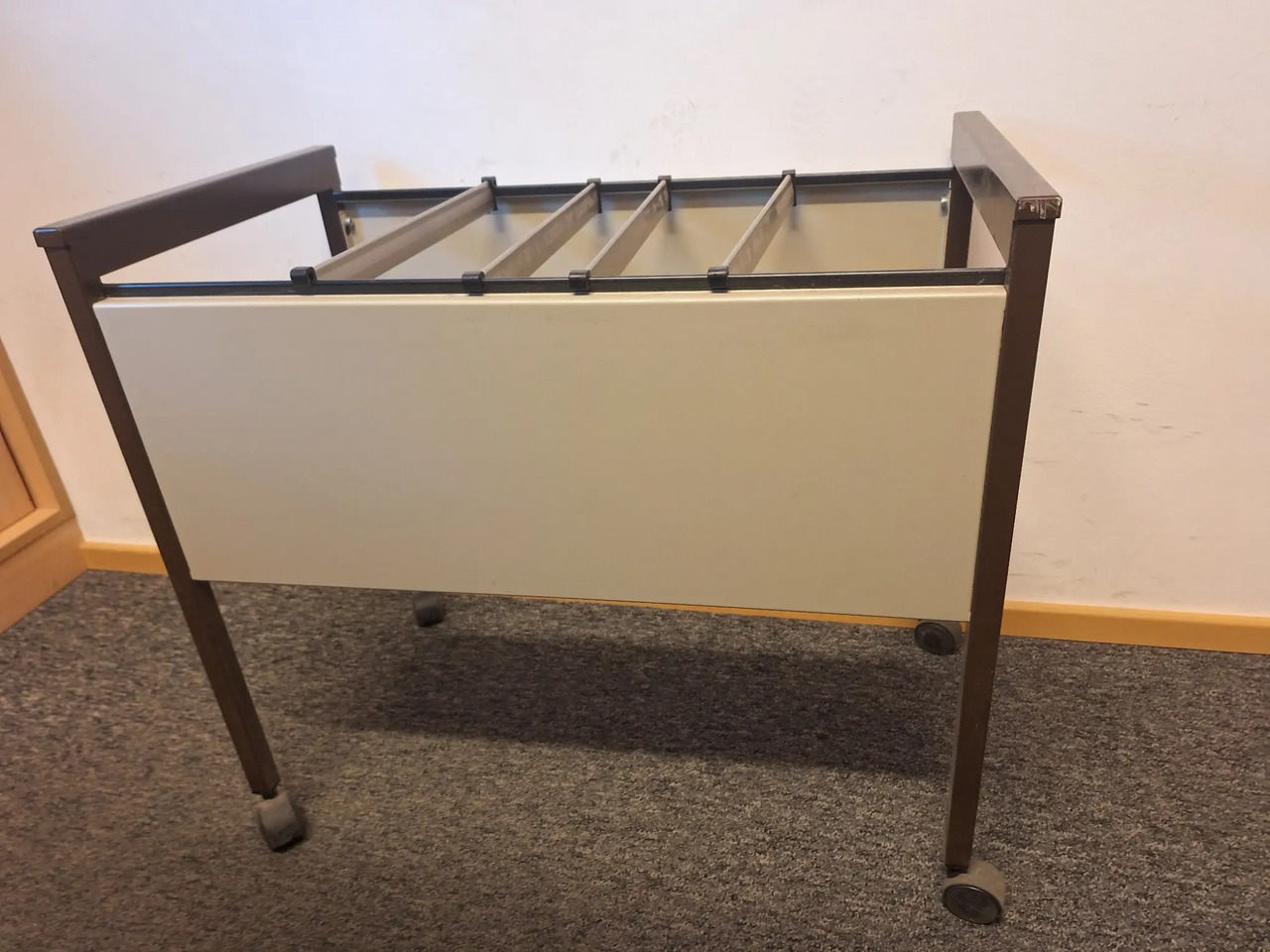 1 Stk. Hängeregister auf Rollen - Werkzeug/ Gerät: das Bild 3 1 Stk. Hängeregister auf Rollen - Werkzeug/ Gerät: das Bild 3