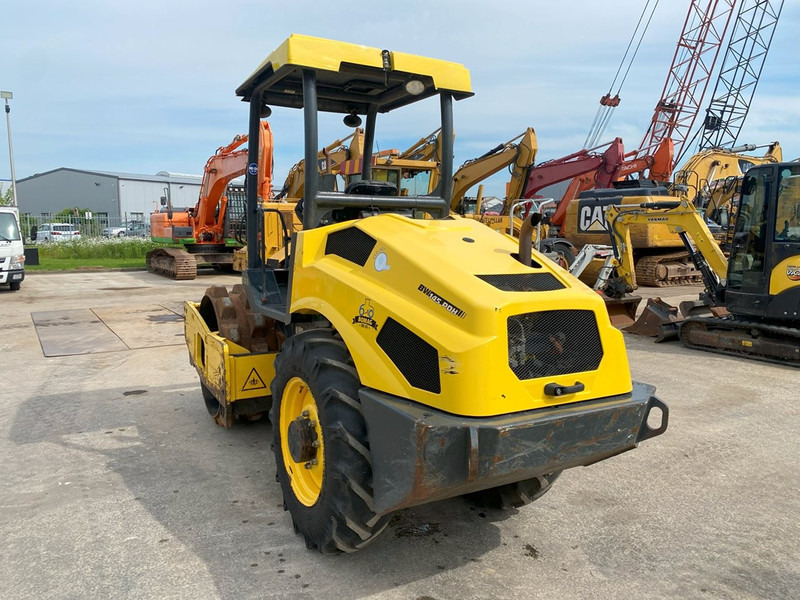Bomag BW145PDH-5 NVT - Walzen: das Bild 2 Bomag BW145PDH-5 NVT - Walzen: das Bild 2