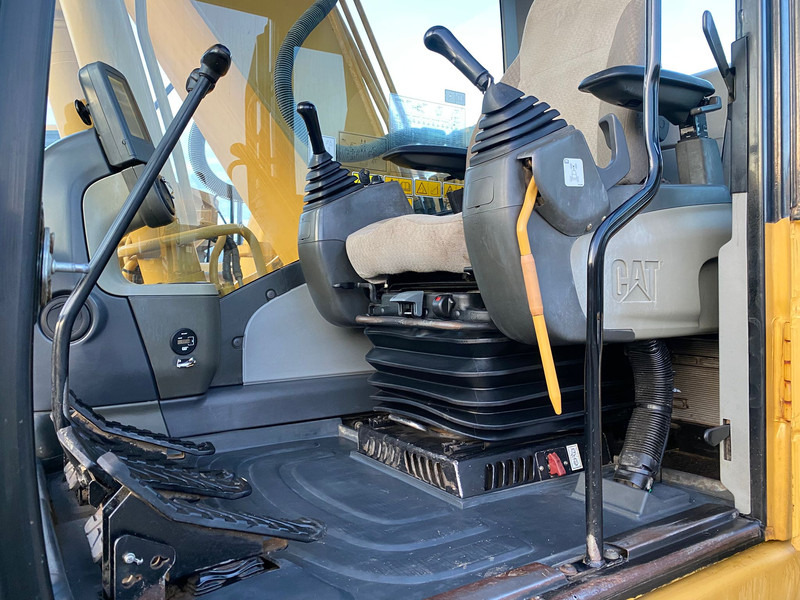 Caterpillar 320 DL NVT - Kettenbagger: das Bild 5 Caterpillar 320 DL NVT - Kettenbagger: das Bild 5