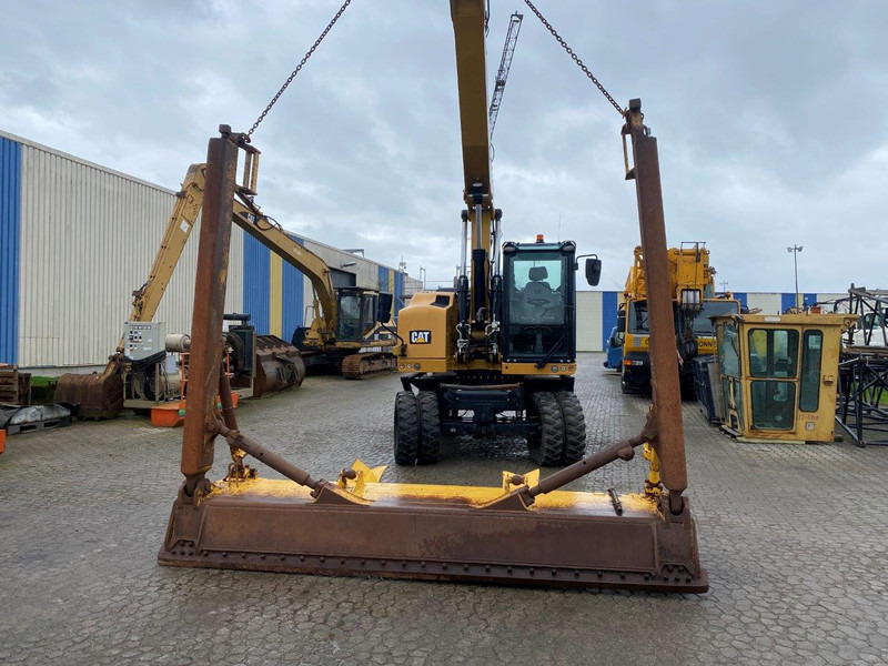 Caterpillar D65 PX - Planierschild: das Bild 3 Caterpillar D65 PX - Planierschild: das Bild 3