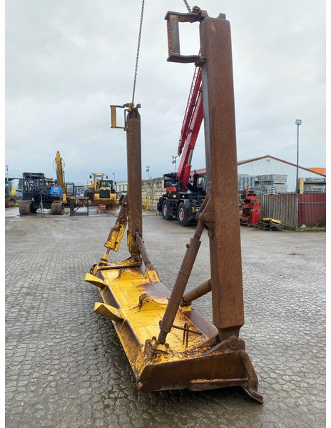 Caterpillar D65 PX - Planierschild: das Bild 5 Caterpillar D65 PX - Planierschild: das Bild 5