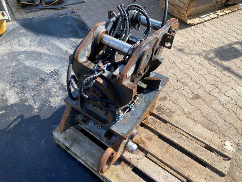 INDEXATOR PTS-10 - Tiltrotator: das Bild 4 INDEXATOR PTS-10 - Tiltrotator: das Bild 4