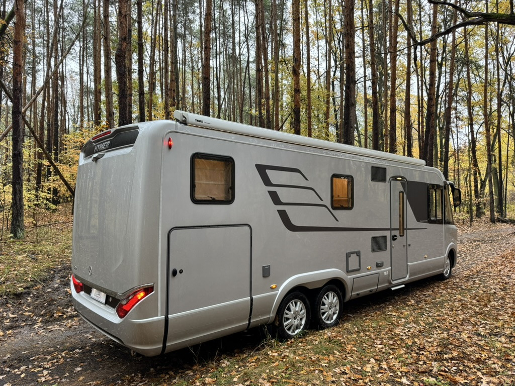 HYMER / ERIBA BML880 - Integriertes Wohnmobil: das Bild 3 HYMER / ERIBA BML880 - Integriertes Wohnmobil: das Bild 3