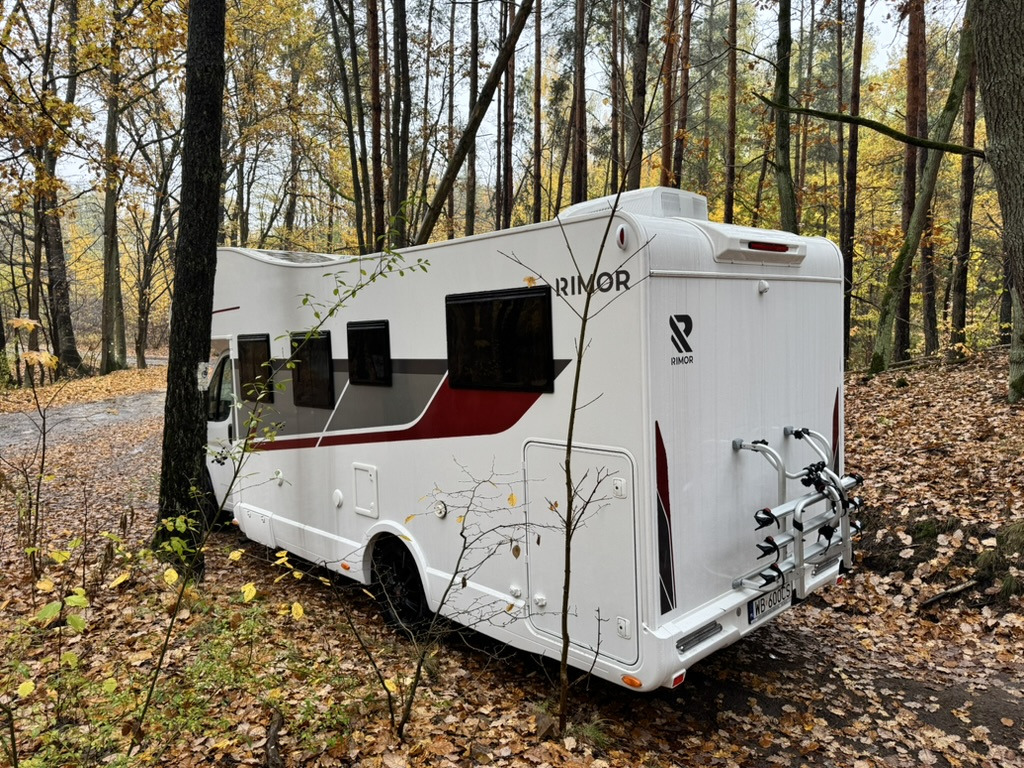 Rimor Seal 695 - Alkoven Wohnmobil: das Bild 3 Rimor Seal 695 - Alkoven Wohnmobil: das Bild 3