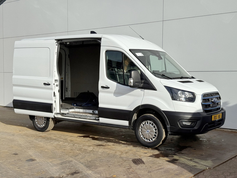 Ford E-Transit 390 75kWh 184PK 390 Elektrisch 75kWh 334km WLTP BEV Snelladen L2H2 Climate Control Tacho Carplay Camera Stoelverwarming Parkeersensoren voor achter Laadkabel - Kastenwagen, Elektro-Transporter: das Bild 5 Ford E-Transit 390 75kWh 184PK 390 Elektrisch 75kWh 334km WLTP BEV Snelladen L2H2 Climate Control Tacho Carplay Camera Stoelverwarming Parkeersensoren voor achter Laadkabel - Kastenwagen, Elektro-Transporter: das Bild 5