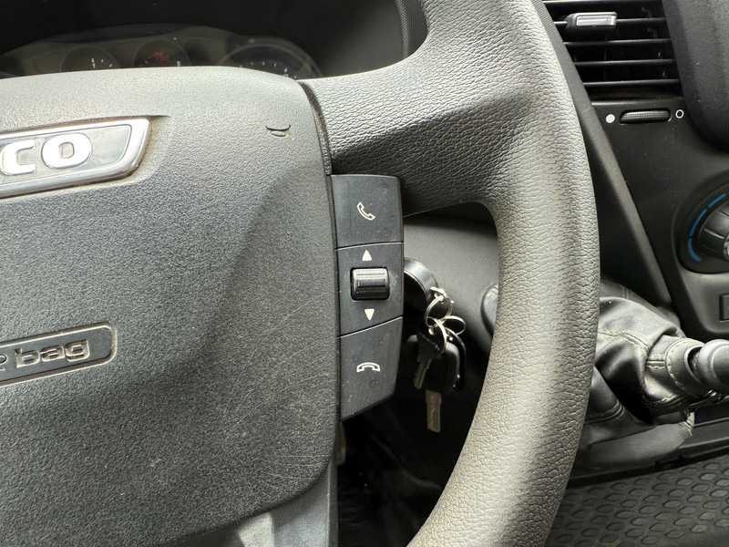 Iveco Daily 35C12 2.3 Kipper Dubbellucht 3.5t Trekhaak Airco Cruise Control Lucht geveerde stoel – Leasing Iveco Daily 35C12 2.3 Kipper Dubbellucht 3.5t Trekhaak Airco Cruise Control Lucht geveerde stoel: das Bild 17