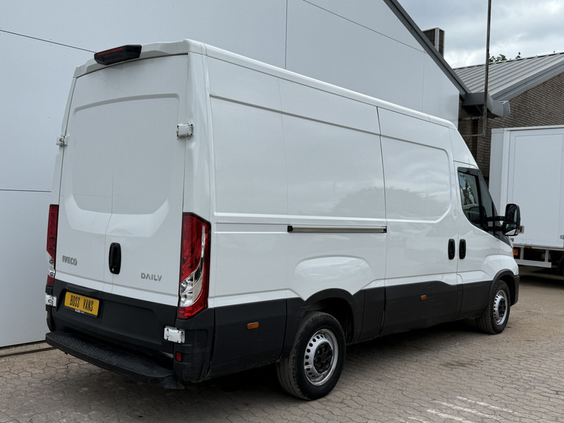 Iveco Daily 35S14 2.3 L2H2 Airco Cruise 3.5ton Trekgewicht Lucht geveerde stoel - Kleintransporter: das Bild 3 Iveco Daily 35S14 2.3 L2H2 Airco Cruise 3.5ton Trekgewicht Lucht geveerde stoel - Kleintransporter: das Bild 3