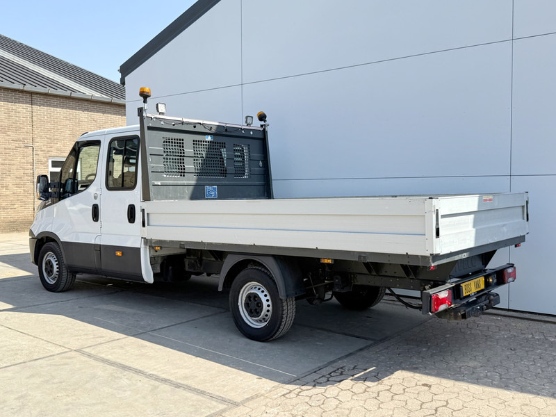 Iveco Daily 35S16 2.3 Automaat Dubbele Cabine Trekhaak 3.5t Climate Control 7 Zitplaatsen Standkachel DC - Pritsche Transporter, Transporter mit Doppelkabine: das Bild 2 Iveco Daily 35S16 2.3 Automaat Dubbele Cabine Trekhaak 3.5t Climate Control 7 Zitplaatsen Standkachel DC - Pritsche Transporter, Transporter mit Doppelkabine: das Bild 2