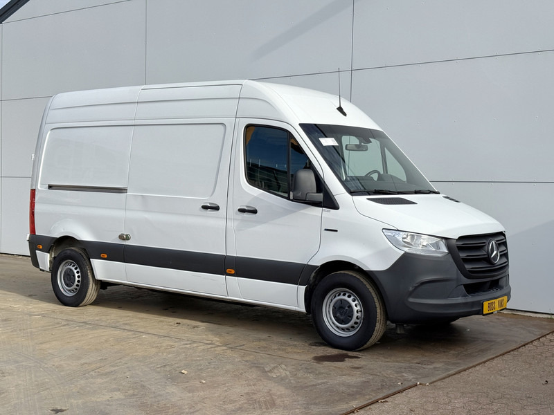 Mercedes-Benz eSprinter 312 ALL-IN PRIJS L2H2 55kWh 168km WLTP 80kw Snelladen Climate Control Stoelverwarming - Kastenwagen, Elektro-Transporter: das Bild 4 Mercedes-Benz eSprinter 312 ALL-IN PRIJS L2H2 55kWh 168km WLTP 80kw Snelladen Climate Control Stoelverwarming - Kastenwagen, Elektro-Transporter: das Bild 4