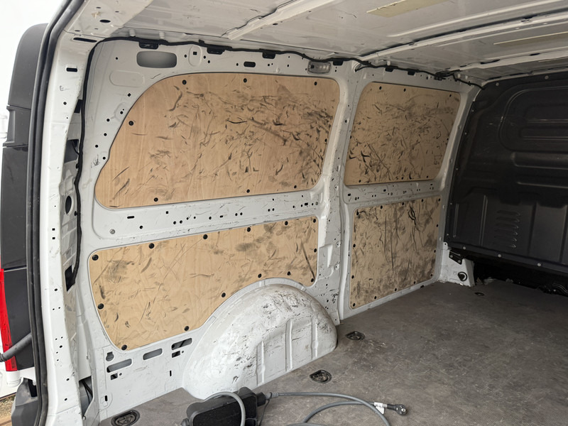 Kleintransporter, Elektro-Transporter Mercedes-Benz eVito 112 Elektrisch 66kWh 280km WLTP Snelladen Climate Control Camera Parkeersensoren voor achter Stoelverwarming: das Bild 13 Kleintransporter, Elektro-Transporter Mercedes-Benz eVito 112 Elektrisch 66kWh 280km WLTP Snelladen Climate Control Camera Parkeersensoren voor achter Stoelverwarming: das Bild 13