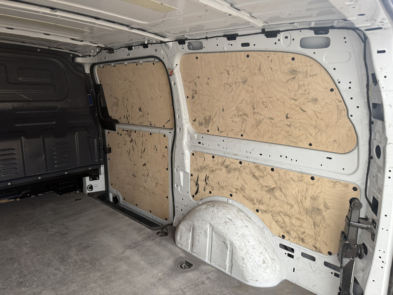 Kleintransporter, Elektro-Transporter Mercedes-Benz eVito 112 Elektrisch 66kWh 280km WLTP Snelladen Climate Control Camera Parkeersensoren voor achter Stoelverwarming: das Bild 15 Kleintransporter, Elektro-Transporter Mercedes-Benz eVito 112 Elektrisch 66kWh 280km WLTP Snelladen Climate Control Camera Parkeersensoren voor achter Stoelverwarming: das Bild 15