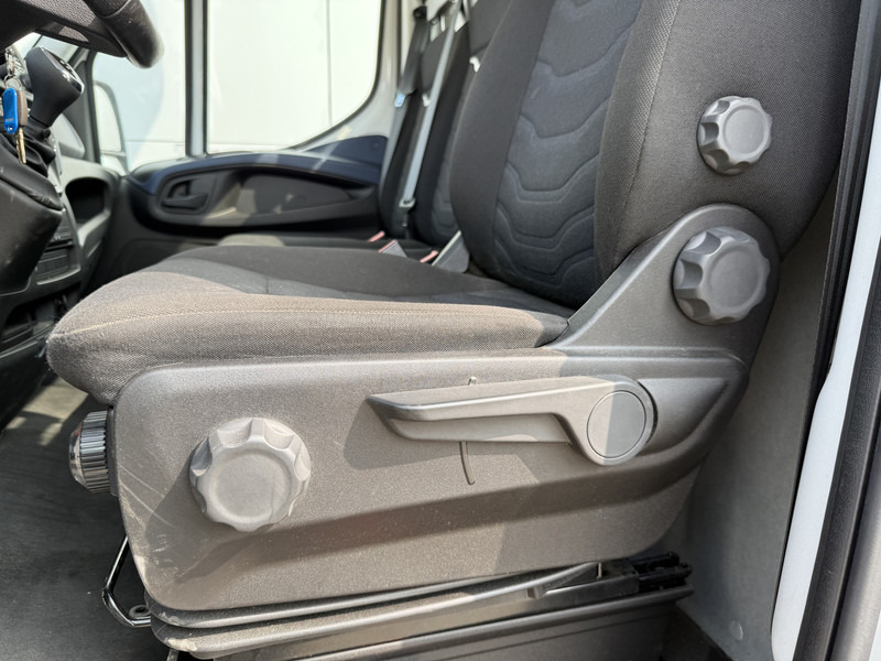 Sattelzugmaschine Iveco Daily 40C16 Automaat 8.796 kg GCW BE-Trekker BE-Combi Airco Cruise Control: das Bild 19
