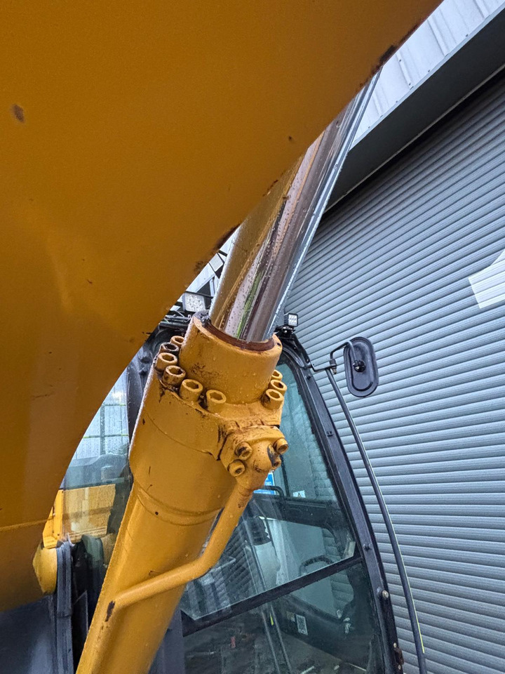 Kettenbagger Kobelco SK210LC-10E: das Bild 15 Kettenbagger Kobelco SK210LC-10E: das Bild 15