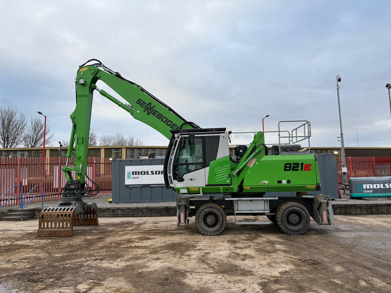 Sennebogen 821E - Umschlagbagger: das Bild 2 Sennebogen 821E - Umschlagbagger: das Bild 2