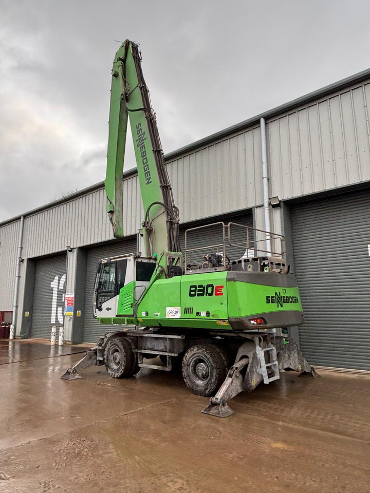 Sennebogen 830 - Umschlagbagger: das Bild 4 Sennebogen 830 - Umschlagbagger: das Bild 4