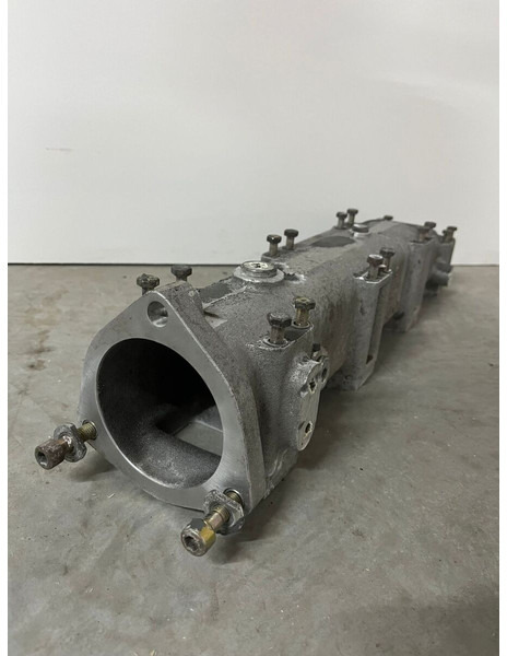 Liebherr A974 / P974 / R942 / R944 / R954 / R964 / R974 / R974B - A 974 / P 974 / R 942 / R 944 / R 954 / R 964 / R 974 / R 974B - Ansaugrohr: das Bild 5 Liebherr A974 / P974 / R942 / R944 / R954 / R964 / R974 / R974B - A 974 / P 974 / R 942 / R 944 / R 954 / R 964 / R 974 / R 974B - Ansaugrohr: das Bild 5