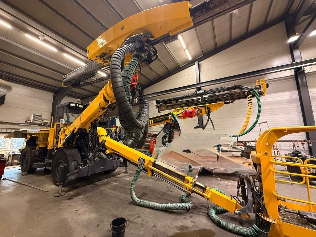 Bohrgerät Epiroc E2C: das Bild 49 Bohrgerät Epiroc E2C: das Bild 49