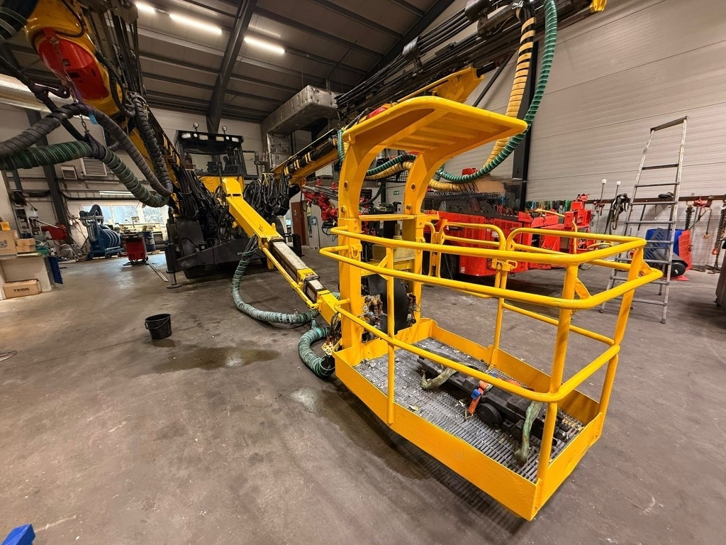 Bohrgerät Epiroc E2C: das Bild 24 Bohrgerät Epiroc E2C: das Bild 24