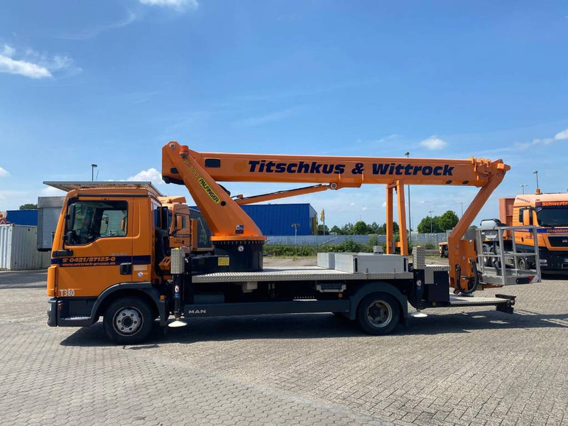 Palfinger P 300 - LKW mit Arbeitsbühne: das Bild 4 Palfinger P 300 - LKW mit Arbeitsbühne: das Bild 4