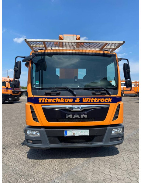 Palfinger P 300 - LKW mit Arbeitsbühne: das Bild 2 Palfinger P 300 - LKW mit Arbeitsbühne: das Bild 2
