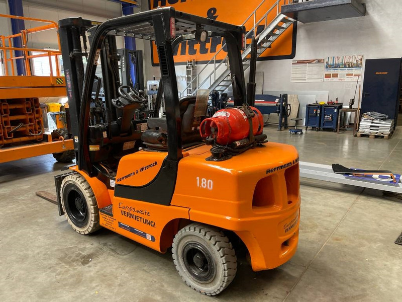 Yale GLP 35 VX - Treibgasstapler: das Bild 4 Yale GLP 35 VX - Treibgasstapler: das Bild 4